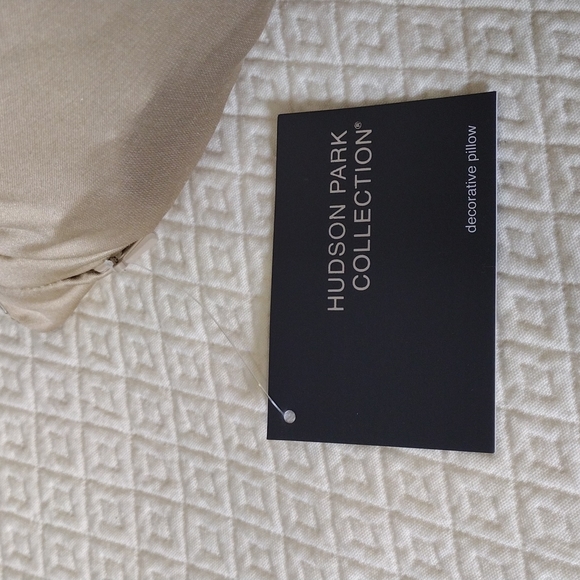 Hudson Park Collection Speckle Ombre Decorative Pillow, 18" x 18" - Picture 6 of 6